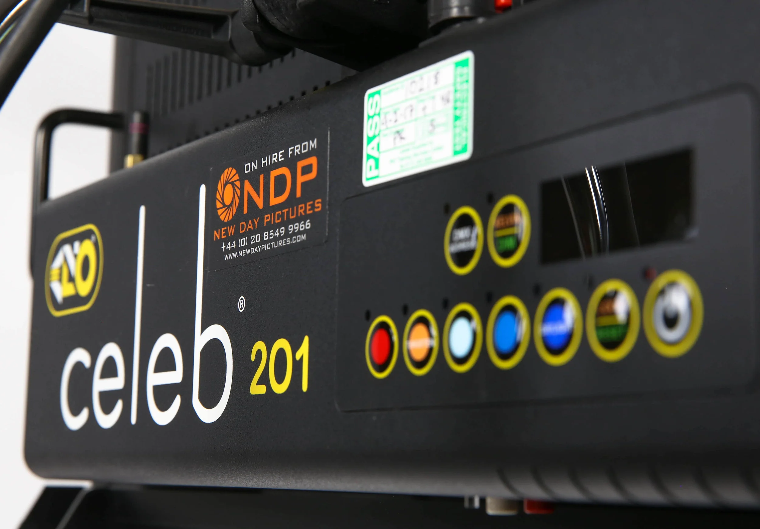 Kino Flo Celeb 200/201 DMX LED Hire - £50/Day or £150/Week — New